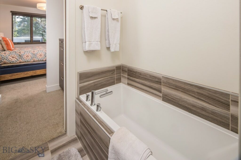 10 Alpine Bend Drive