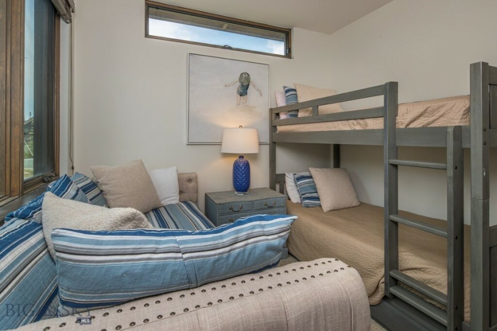 10 Alpine Bend Drive