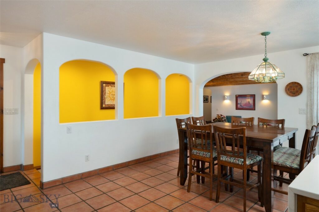 10 Brandon Trail Rd.