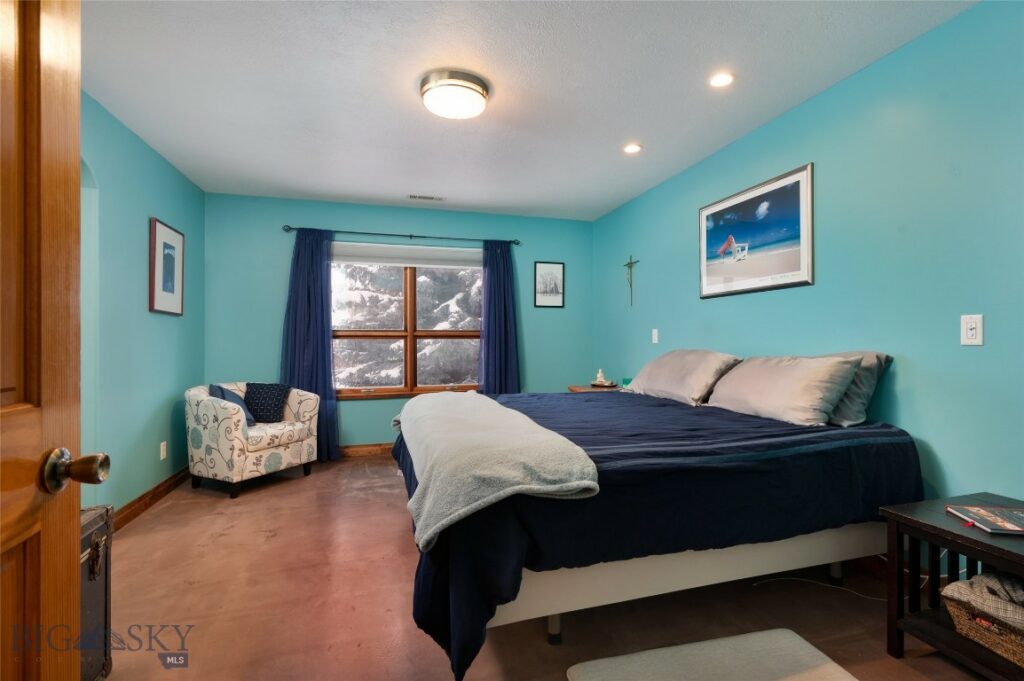 10 Brandon Trail Rd.