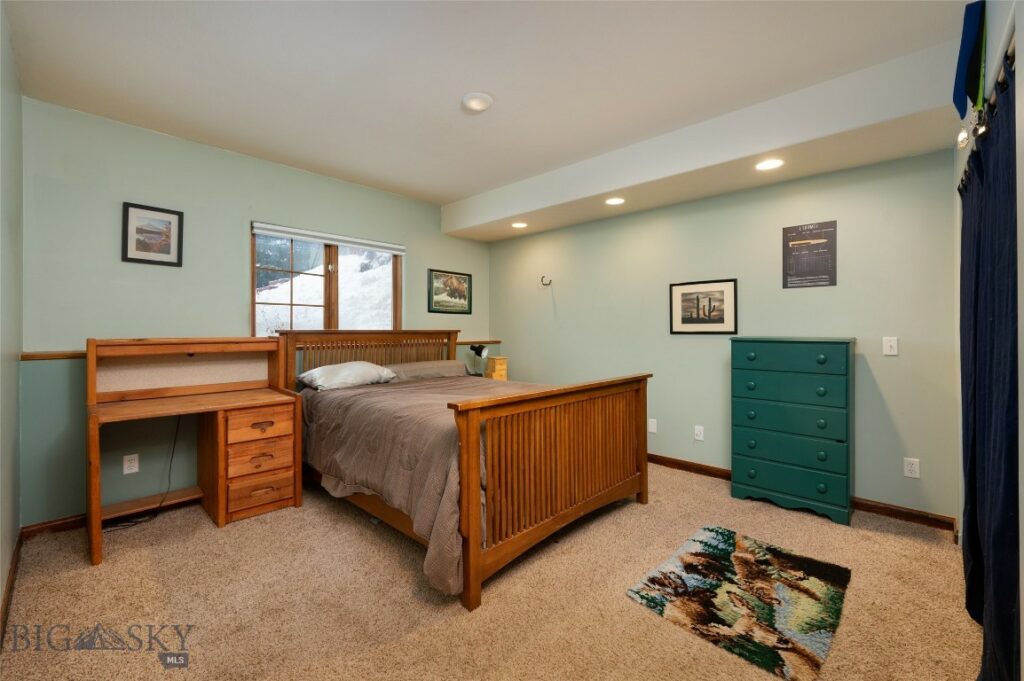 10 Brandon Trail Rd.