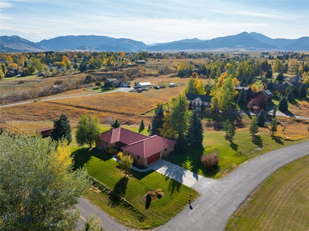 10 Brandon Trail Rd.