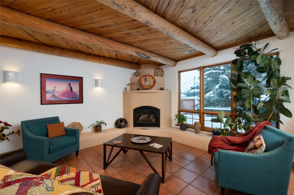 10 Brandon Trail Rd.
