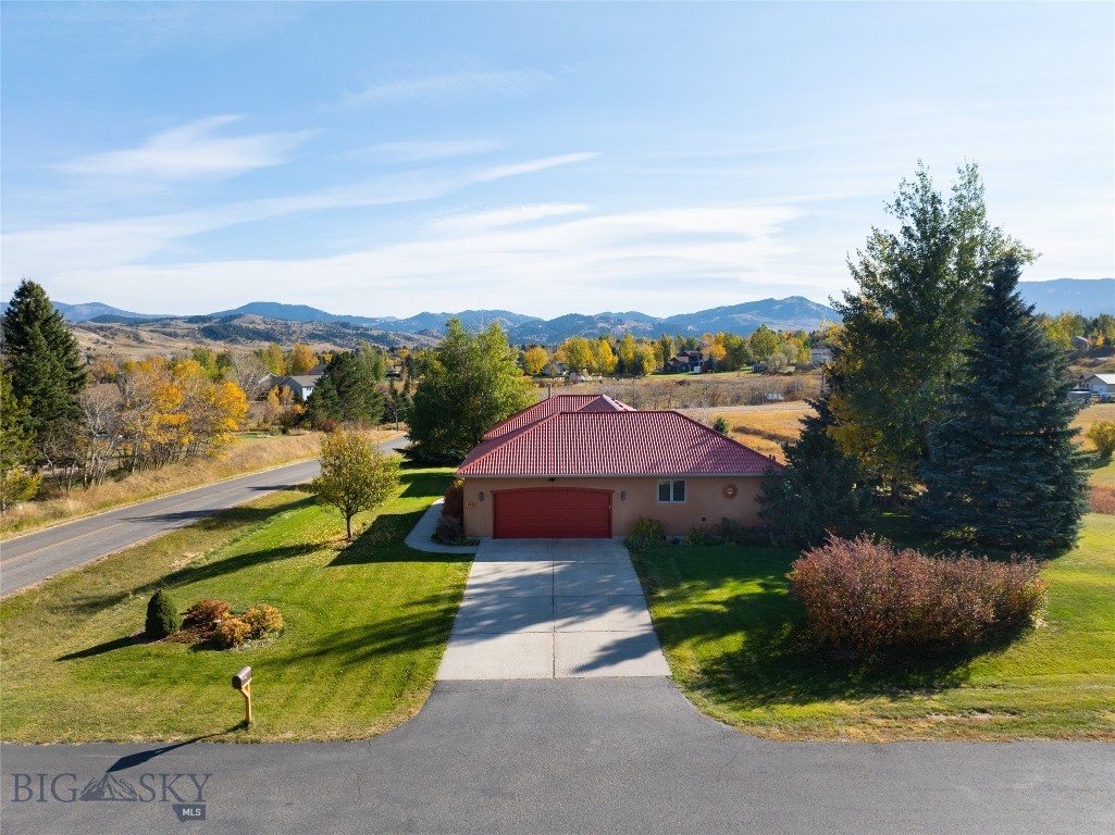 10 Brandon Trail Rd.