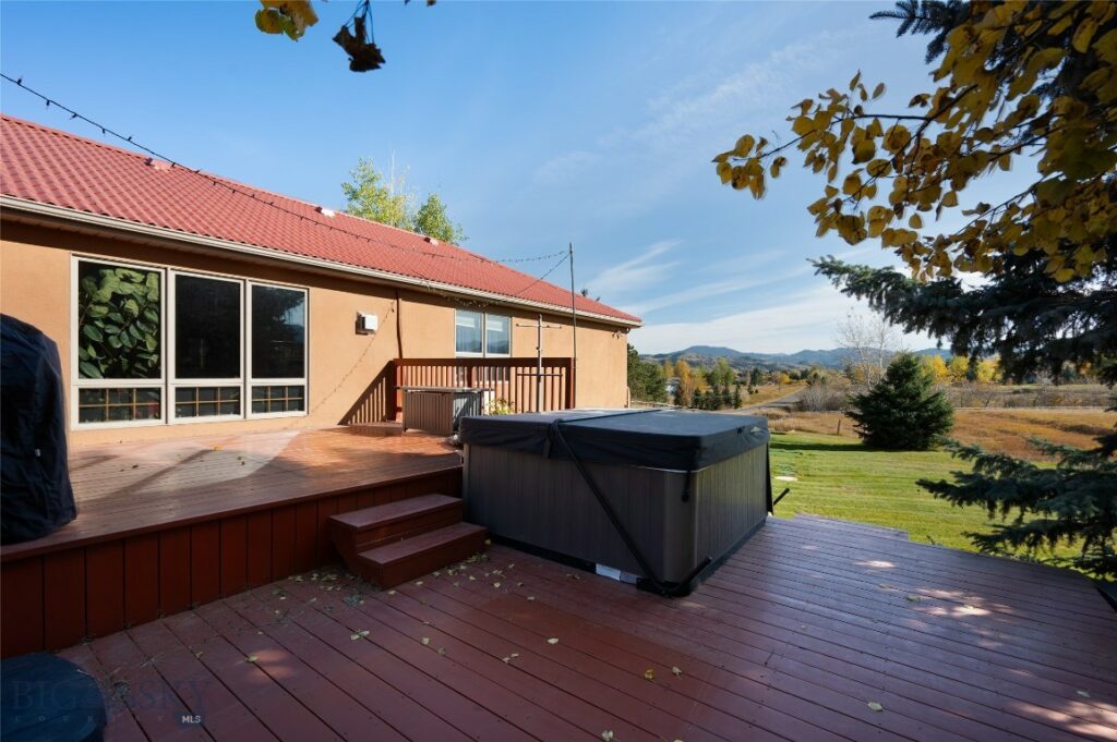 10 Brandon Trail Rd.