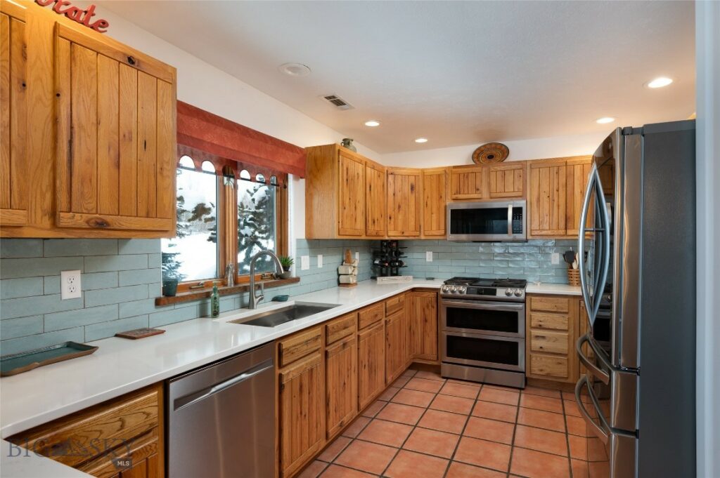 10 Brandon Trail Rd.