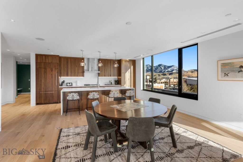 101 S Wallace Avenue