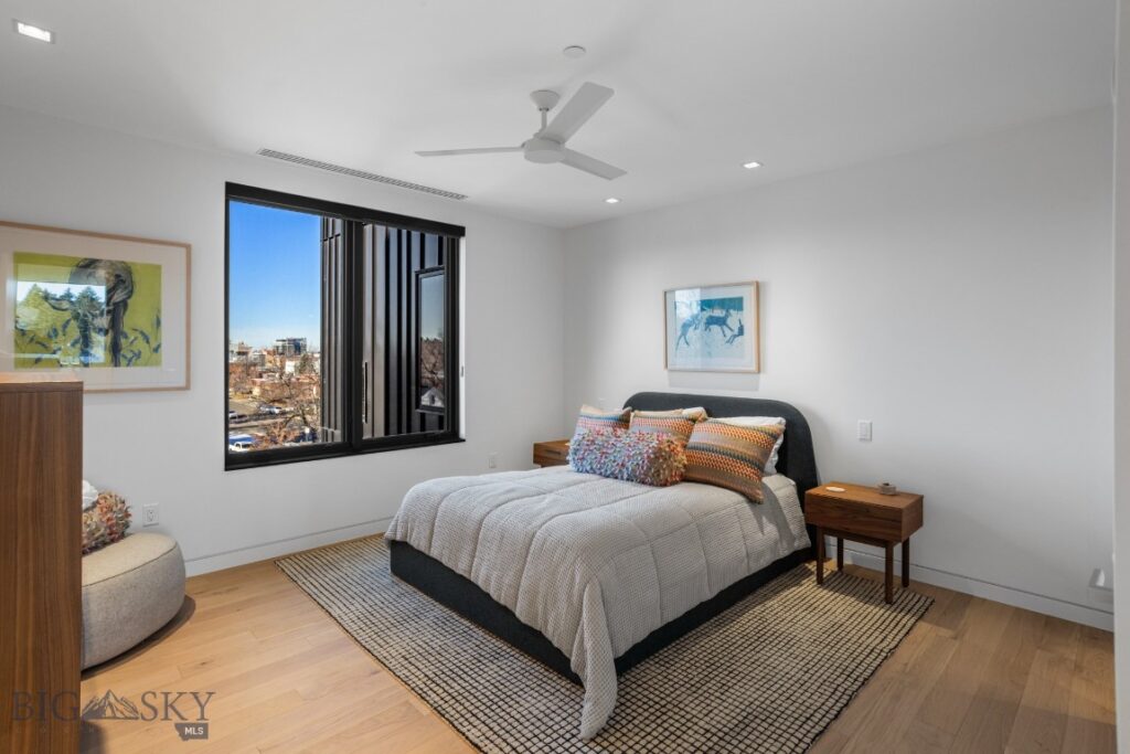 101 S Wallace Avenue