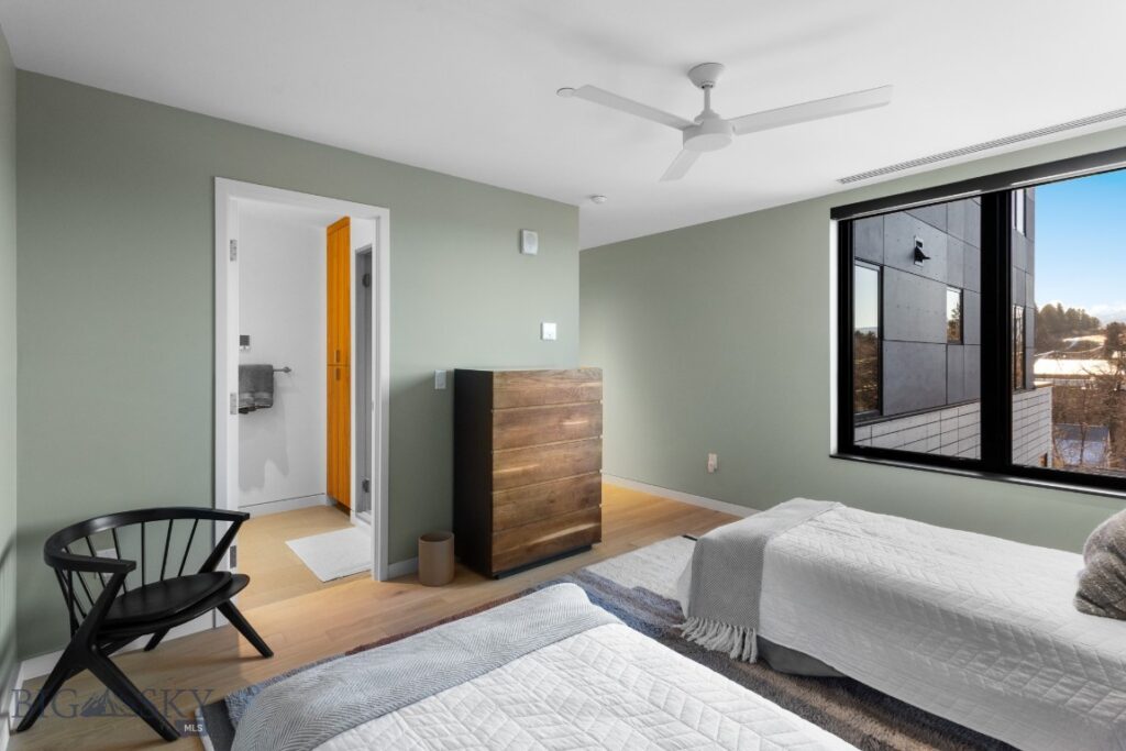 101 S Wallace Avenue