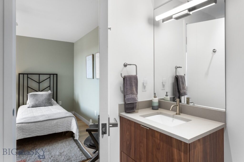 101 S Wallace Avenue