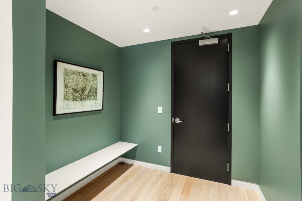 101 S Wallace Avenue