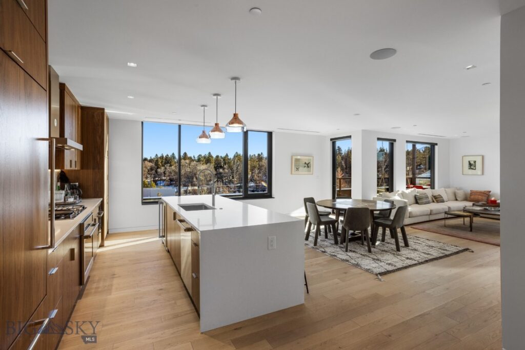 101 S Wallace Avenue