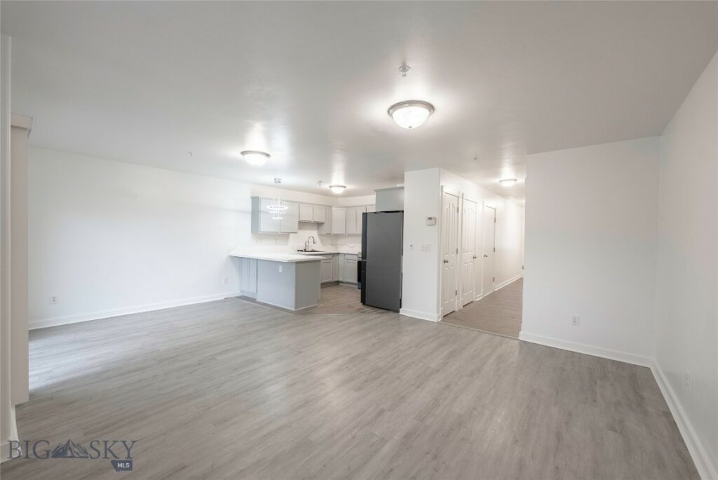 1010 Cruiser Lane