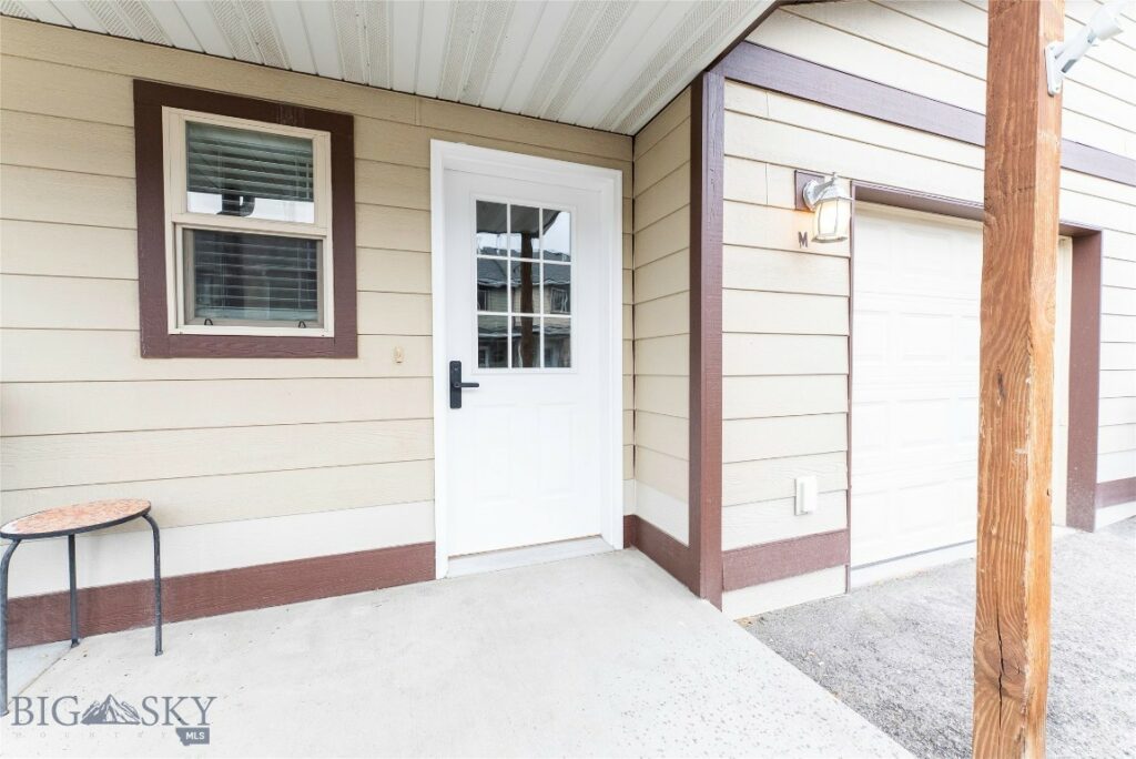 1010 Cruiser Lane