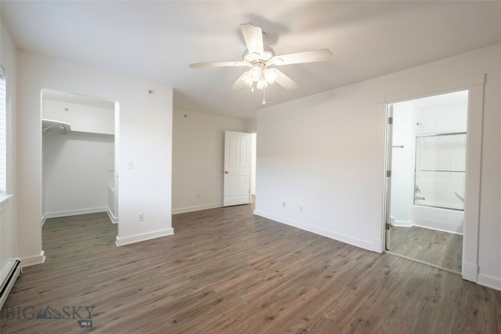 1010 Cruiser Lane