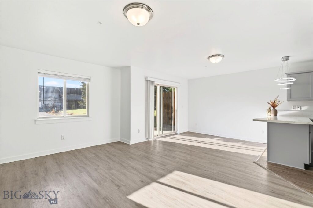 1010 Cruiser Lane