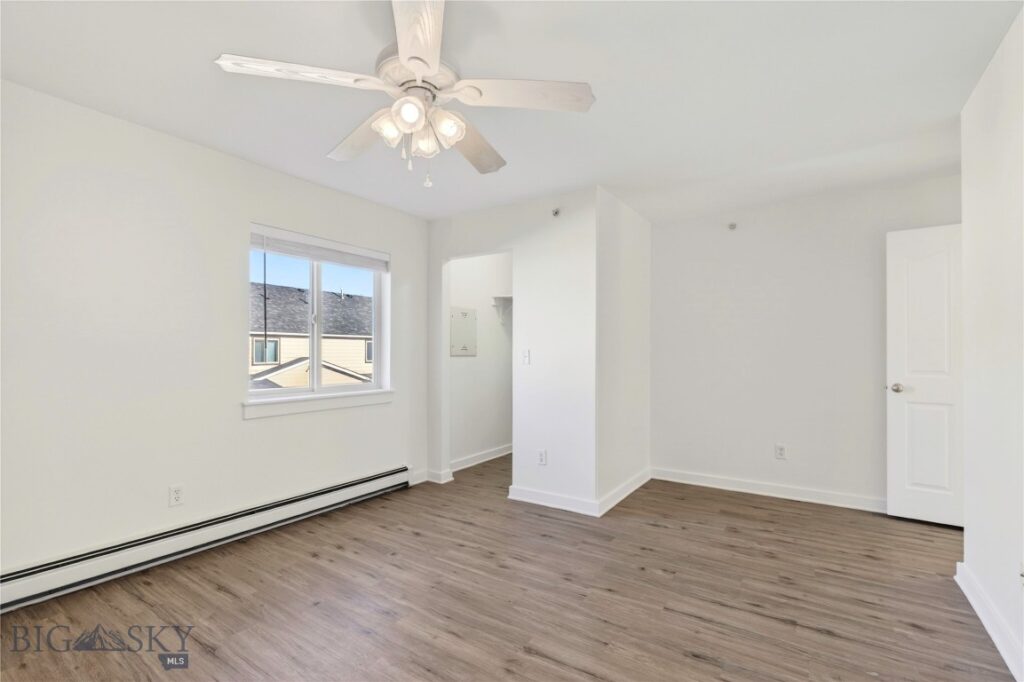 1010 Cruiser Lane