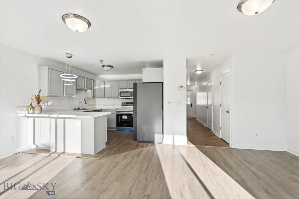 1010 Cruiser Lane