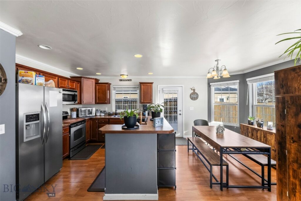 1019 Powers Boulevard