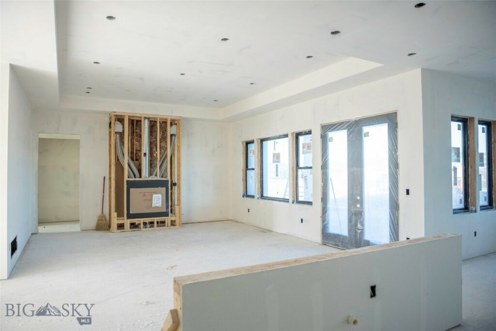 103 Creekbank Loop