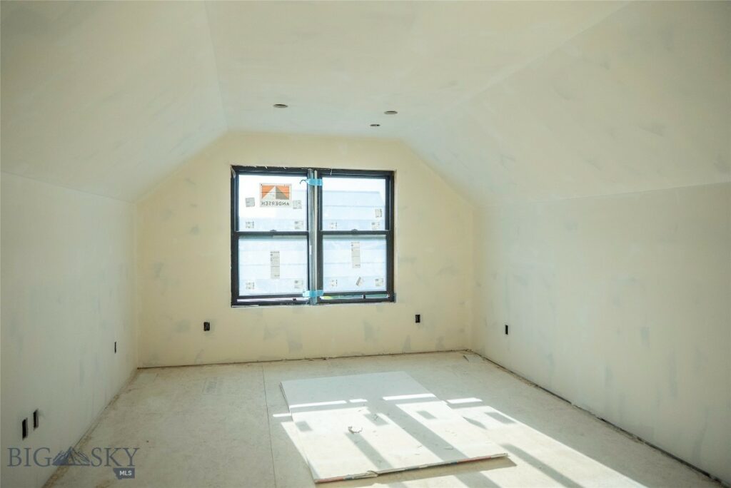 103 Creekbank Loop