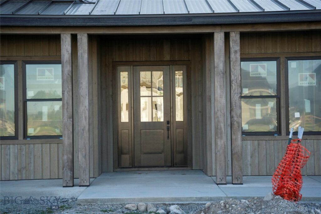 103 Creekbank Loop