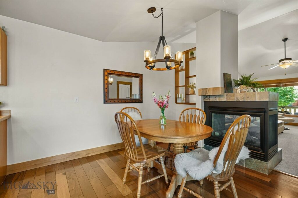 1052 Flanders Creek