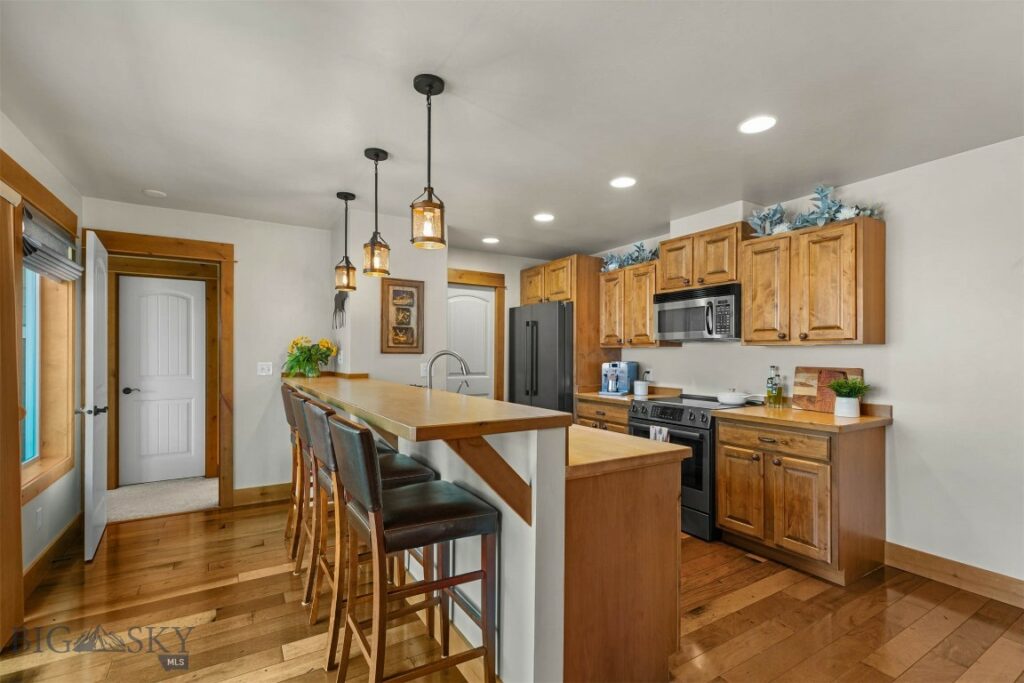 1052 Flanders Creek
