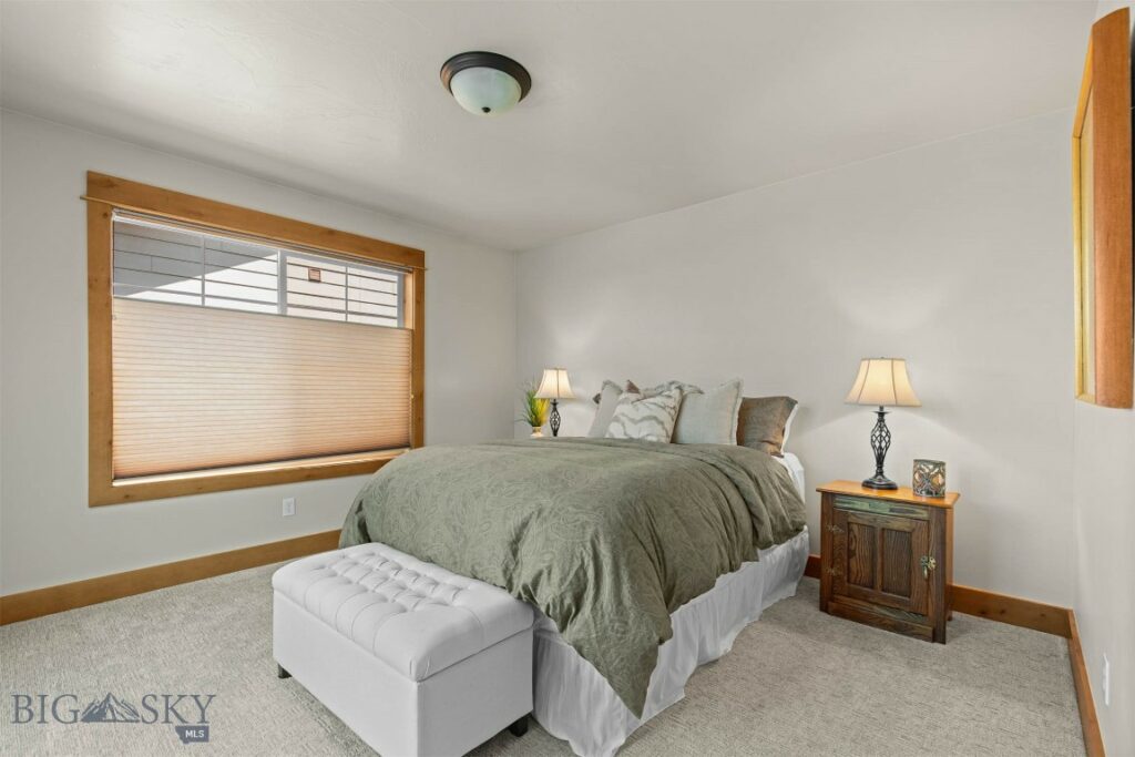 1052 Flanders Creek
