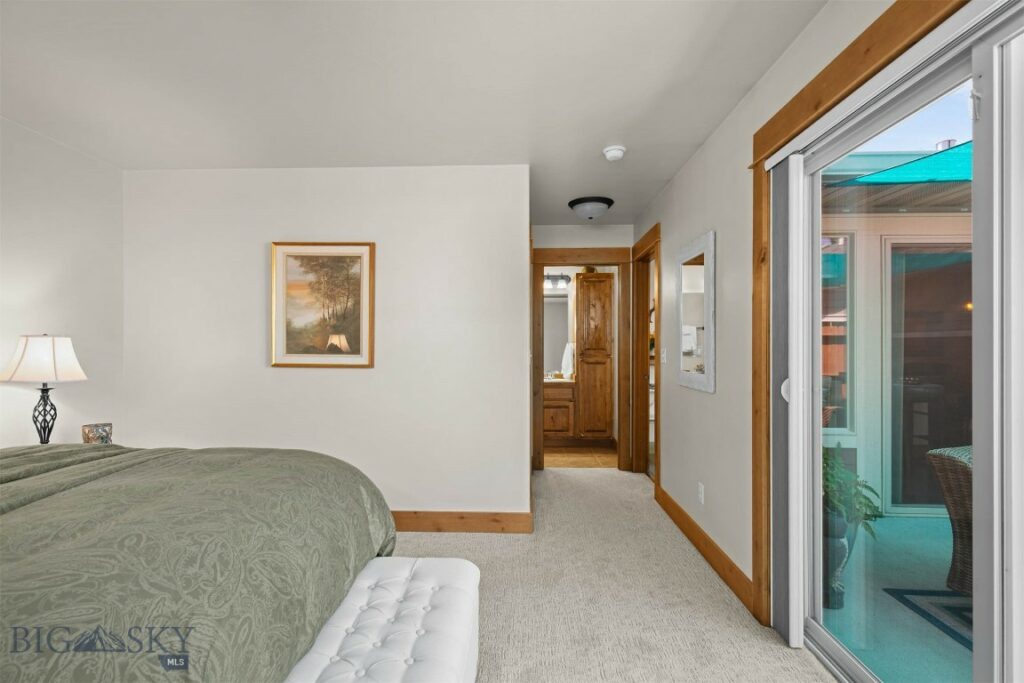 1052 Flanders Creek