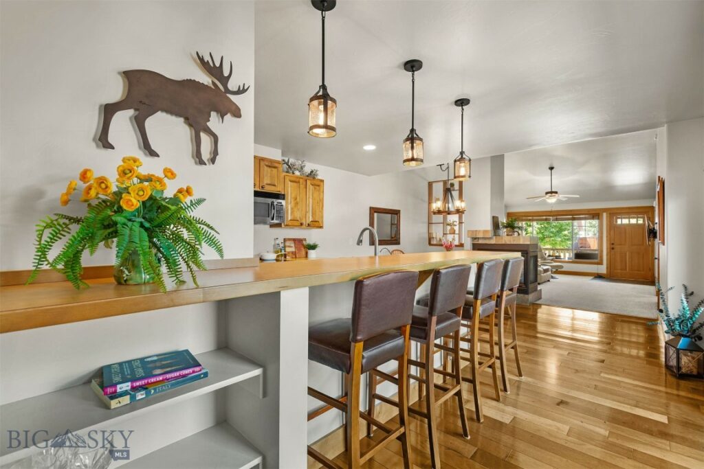 1052 Flanders Creek