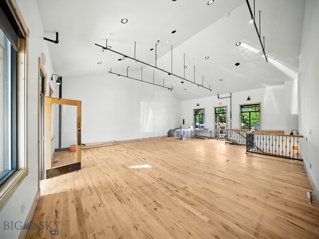 107 Lone Peak Drive