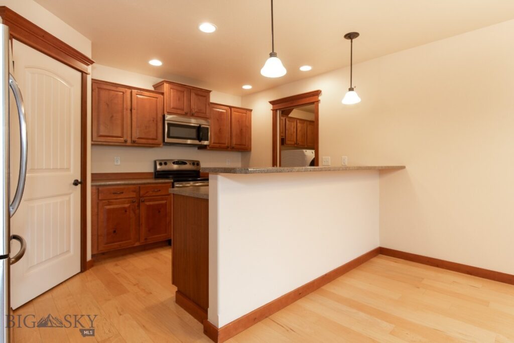 1095 Cottonwood Road