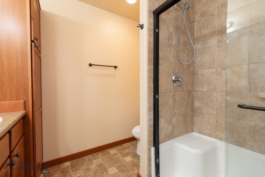 1095 Cottonwood Road