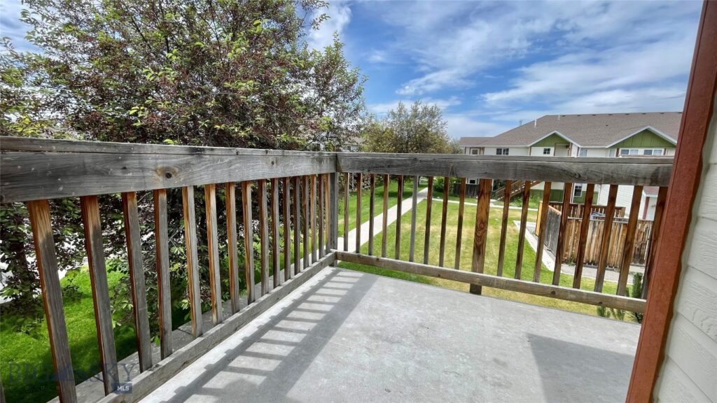 1098 Longbow Lane