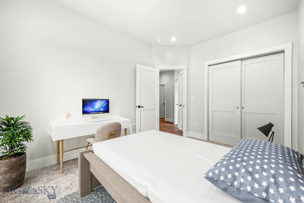 1112 Falcon Ridge Boulevard