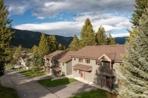 112 Rose Hip Circle, Big Sky MT 59716