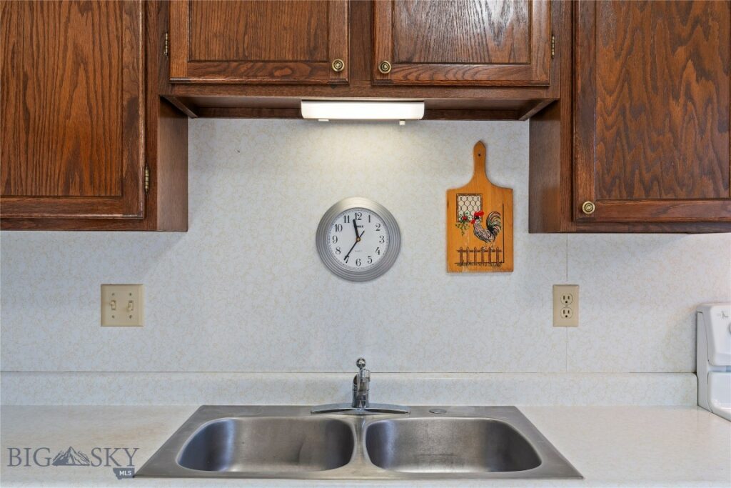 1120 W Babcock Street