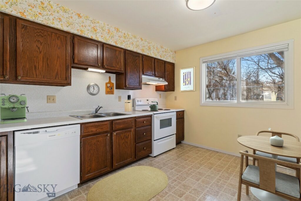 1120 W Babcock Street