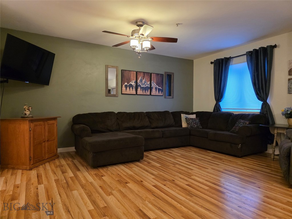 1124 Cruiser Lane