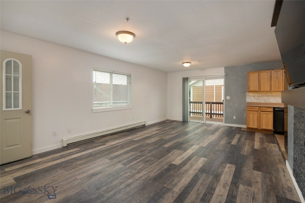 1126 Cruiser Lane