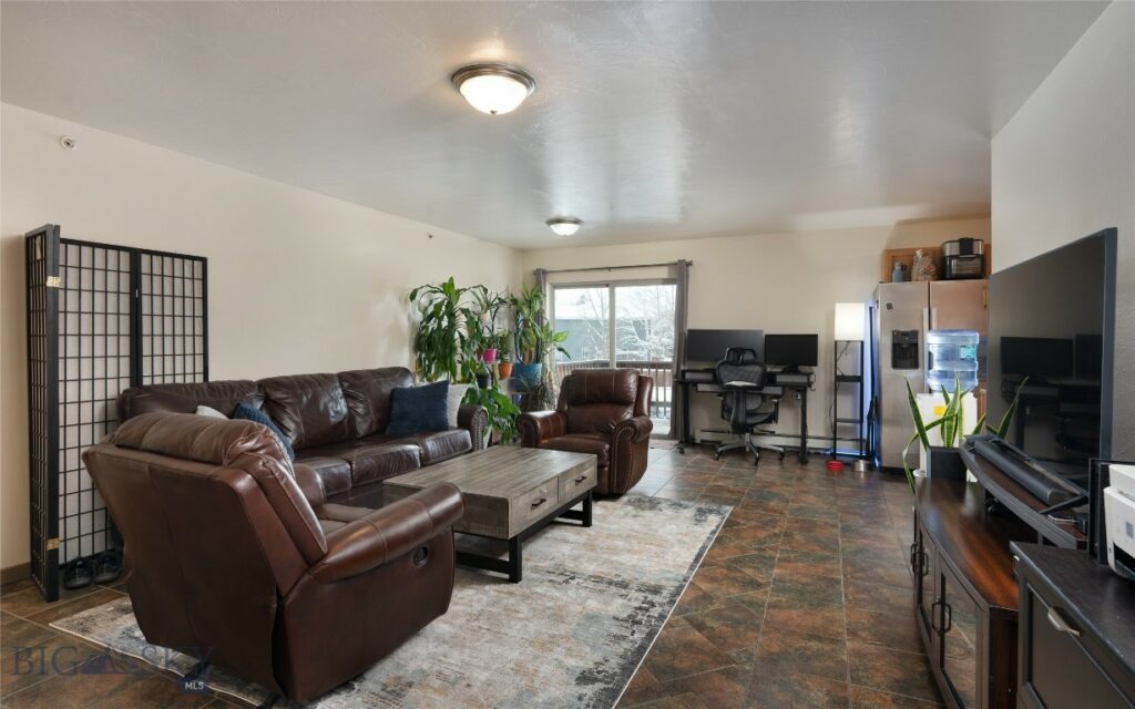 1132 Cruiser Lane