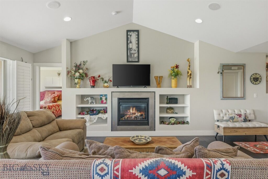 1155 Advance Drive