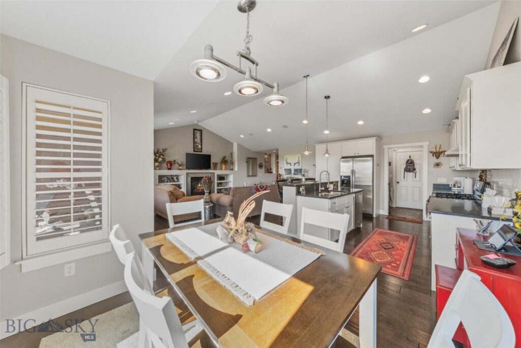 1155 Advance Drive