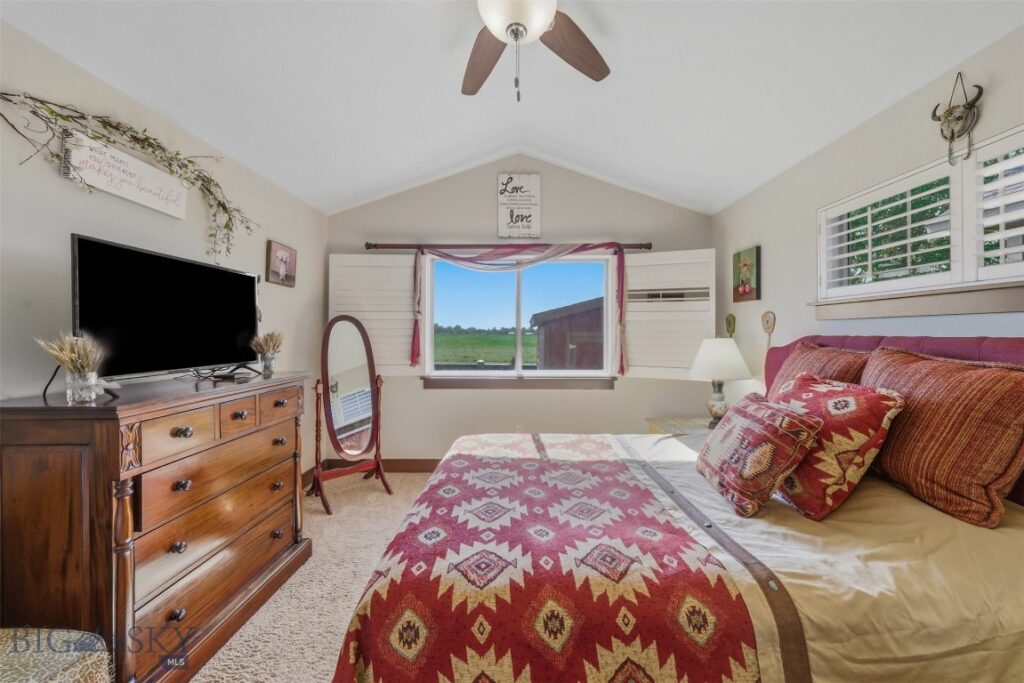 1155 Advance Drive