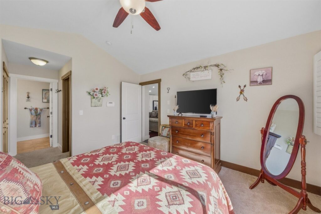 1155 Advance Drive