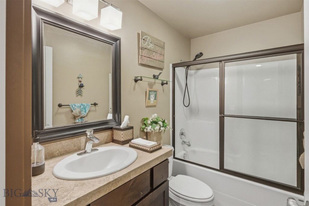 1155 Advance Drive