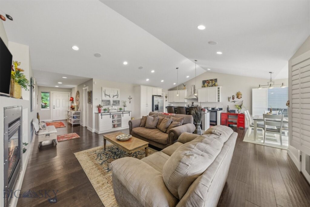 1155 Advance Drive