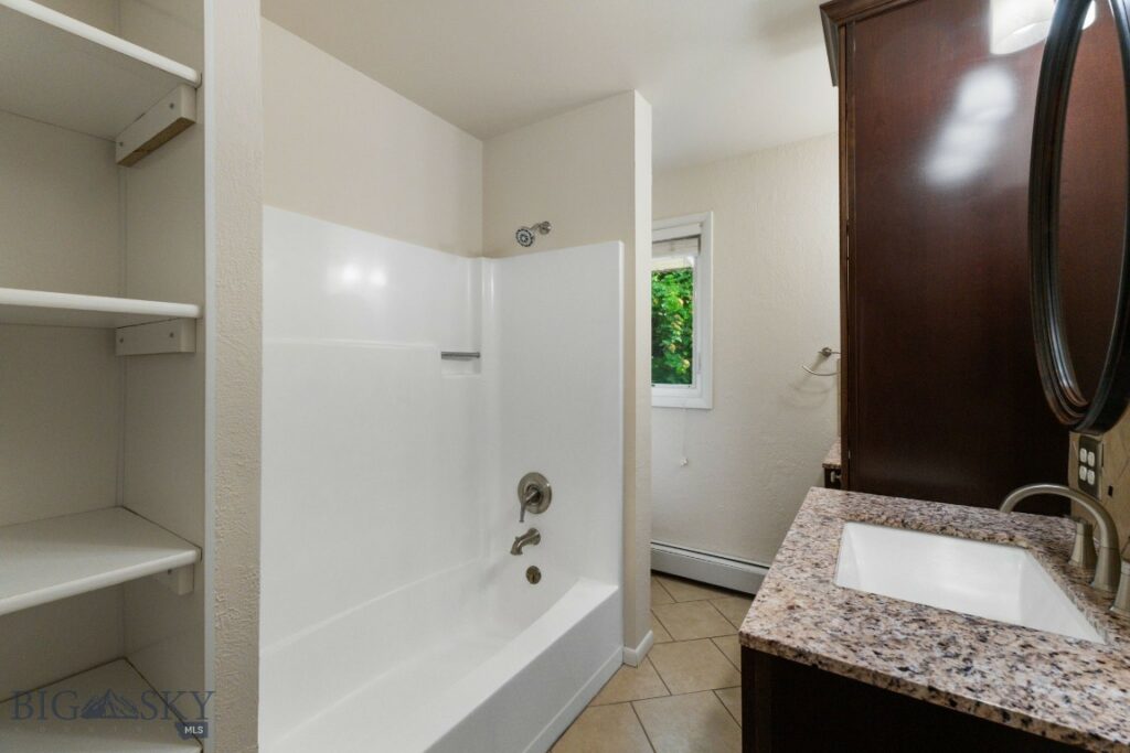 118 S 15th Avenue