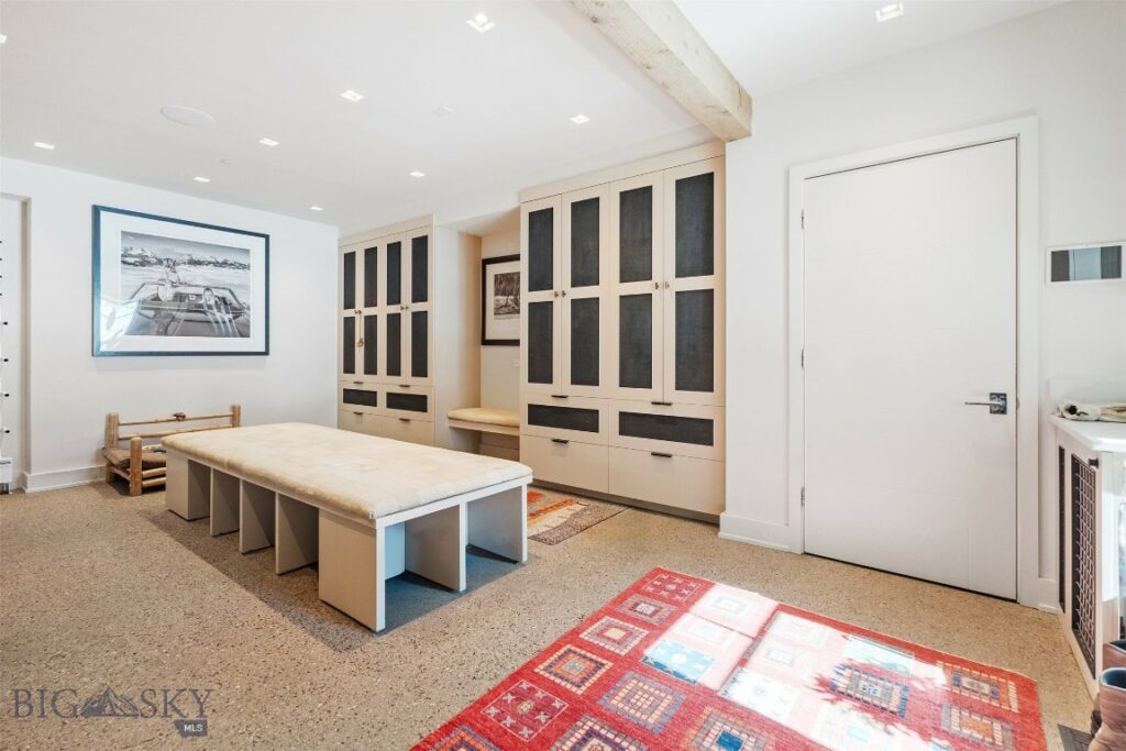 Big Sky MT 59730 - 24